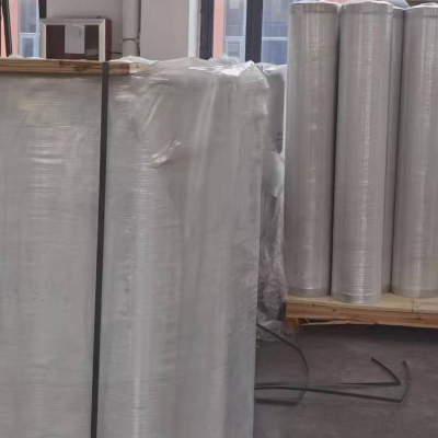 فيلم الإصدار عبارة عن مادة خاصة تجمع بين الملمس الحريري الفاخر مع خصائص الإصدار الممتازة ومقاومة الانزلاق والمتانة وخيارات التخصيص.