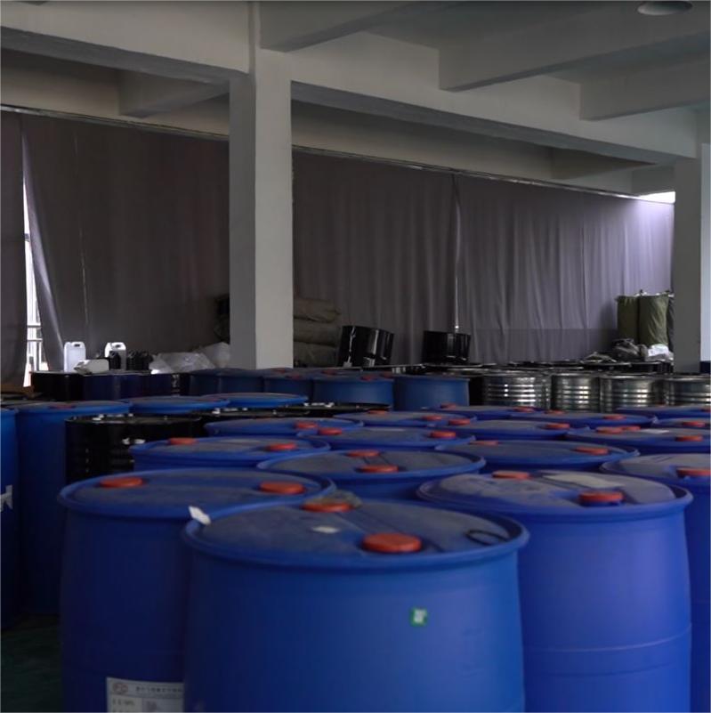 Kecepatan pengeringan cepat: di bawah penyinaran UV, pengeringan dapat diselesaikan dalam beberapa detik hingga puluhan detik, yang kondusif untuk jalur produksi otomatis, sangat meningkatkan produktivitas tenaga kerja.