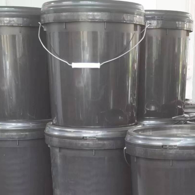 الشفافية العالية: شفافية هذا النوع من الغراء عالية جدًا، أي أنه بعد إسقاط الغراء، يمكنه الحفاظ على اللون الأصلي للمادة الملتصقة، ولن يسبب تأثيرًا واضحًا على مظهره.