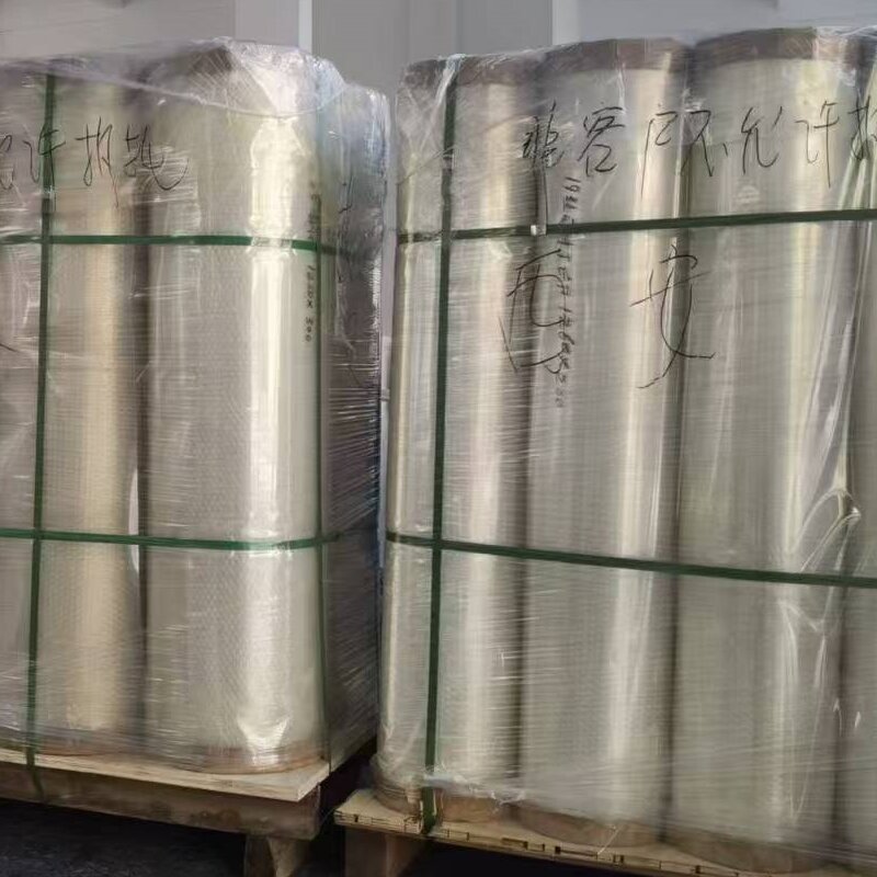 سطوع عالٍ: يتميز هذا الغشاء المطلي مسبقًا بسطح أملس مع انعكاس عالي بحيث يمكن أن ينعكس الضوء بشكل أفضل على سطحه، مما يوفر سطوعًا أعلى ويضيف جمالاً للمنتج.